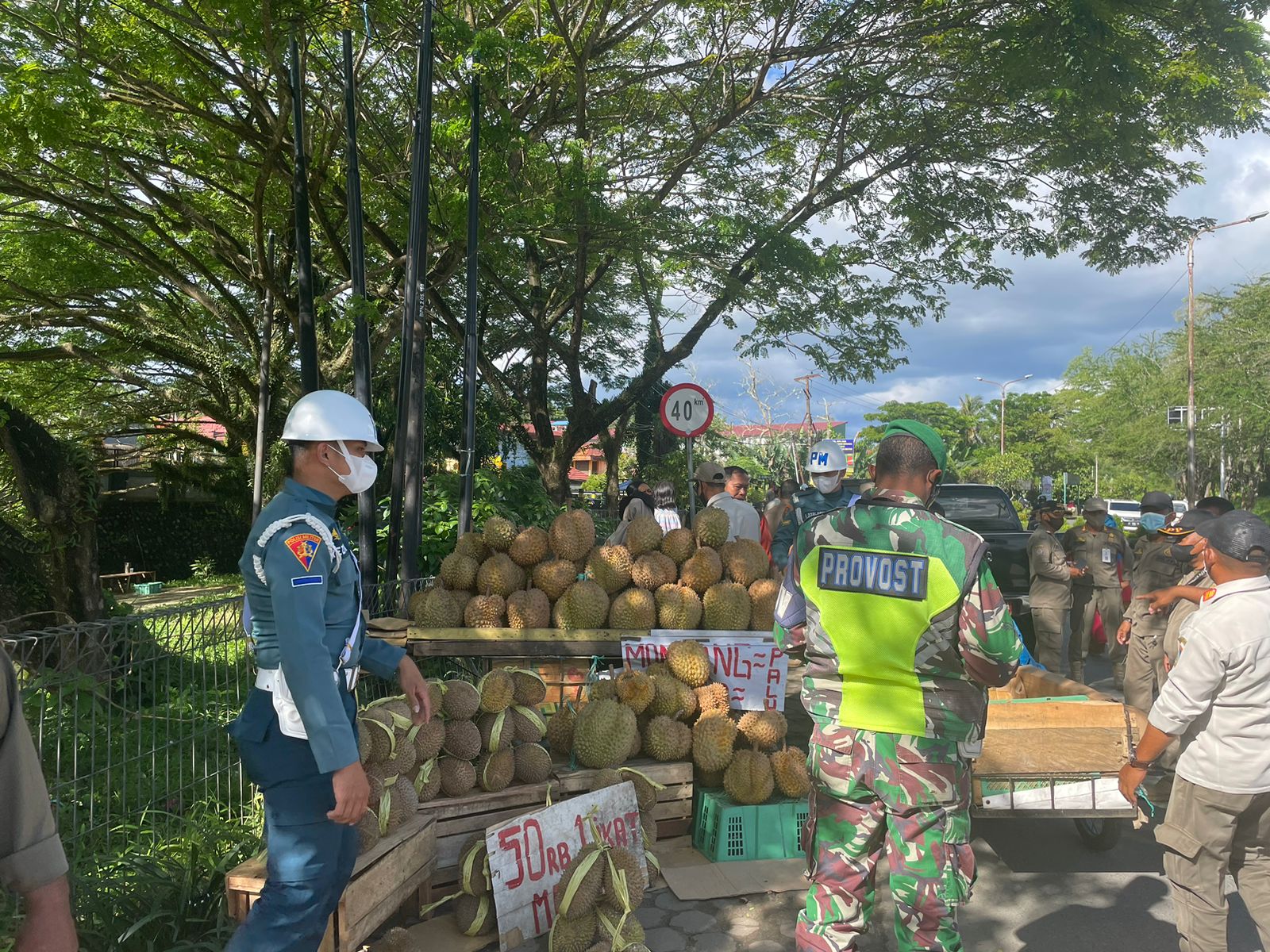 Satpol PP Kota Balikpapan, Gelar Operasi Gabungan Penertiban PKL Yang Berjualan Di Fasum