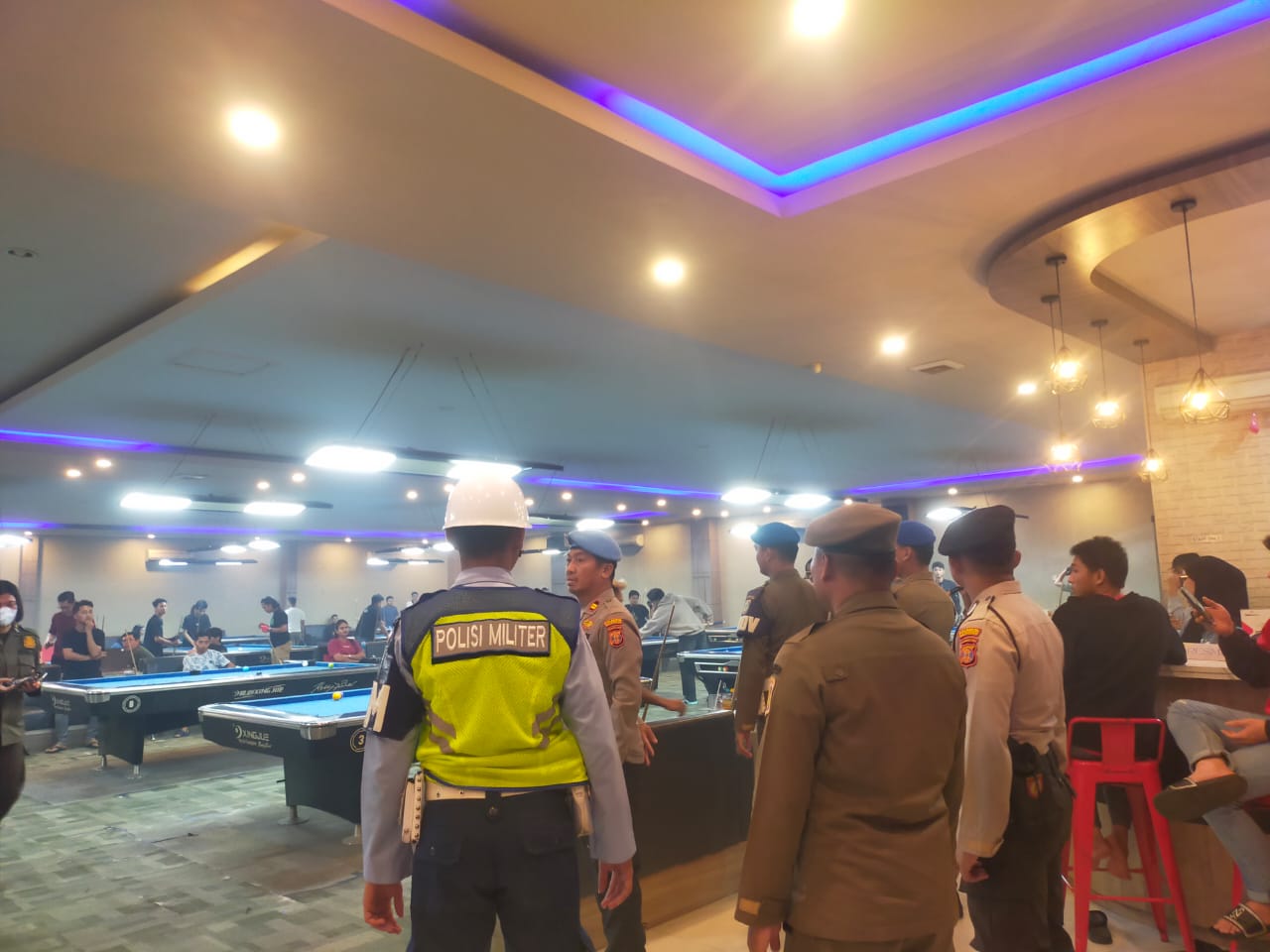Kegiatan Patroli dan Monitoring Satpol PP Kota Balikpapan Bersama Unsur TNI dan Polri dalam Menindaklanjuti Surat Edaran Walikota tentang "Penutupan Sementara Kegiatan Usaha Hiburan dan Arena Bola Sodok dalam Rangka Hari Raya Idul Adha Tahun 2023" Kegiatan Patroli dan Monitoring Satpol PP Kota Balikpapan Bersama Unsur TNI dan Polri dalam Menindaklanjuti Surat Edaran Walikota tentang "Penutupan Sementara Kegiatan Usaha Hiburan dan Arena Bola Sodok dalam Rangka Hari Raya Idul Adha Tahun 2023"